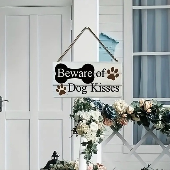 🐶 NEW 1pc Rustic Wooden "Beware Of Dog Kisses" Sign 🐾 - Picture 3 of 3